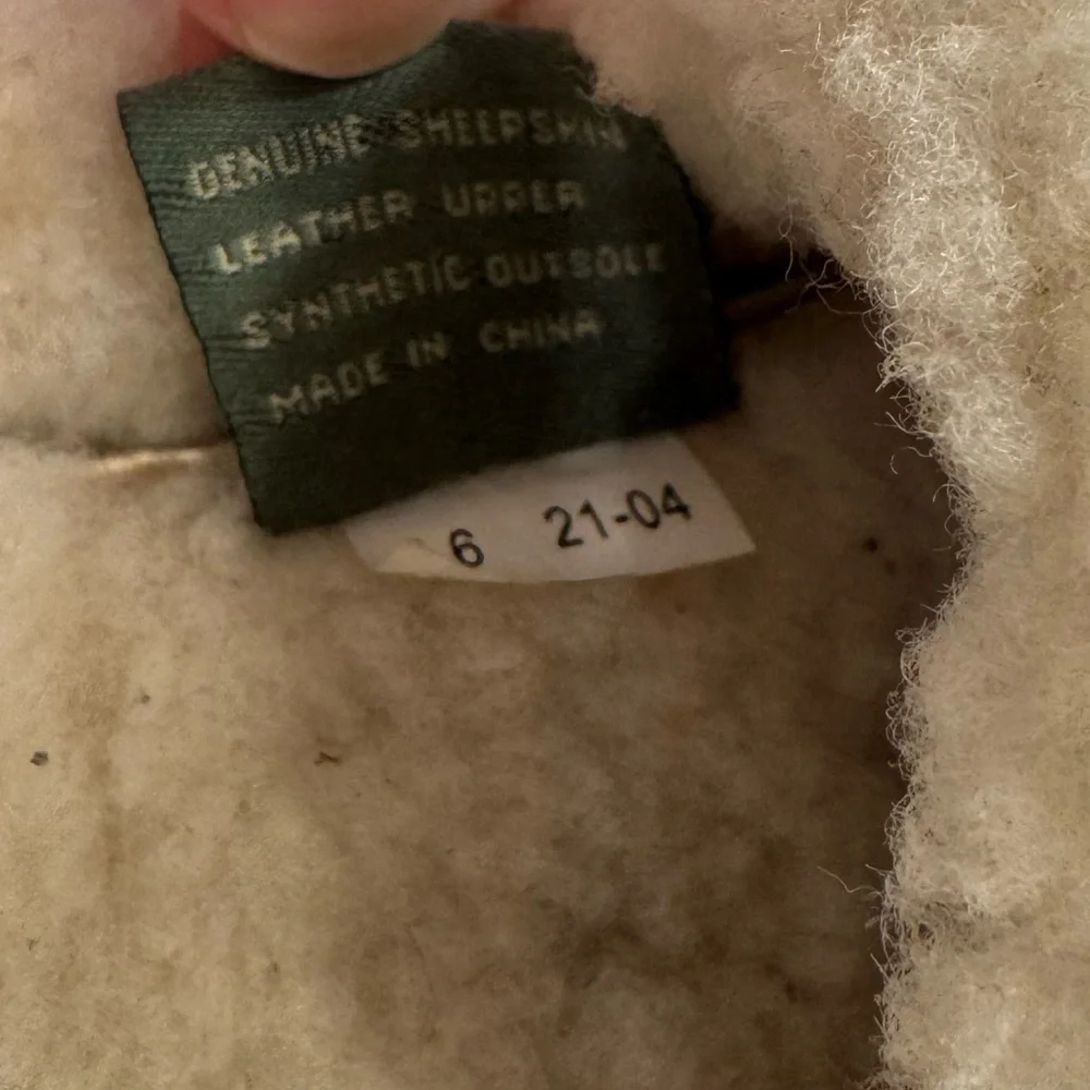 Cloud Nine Sheepskin slippers - Picture 4 of 4